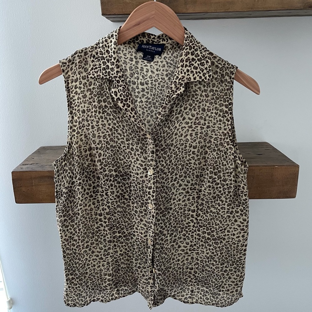 Vintage Silk Chiffon Collared Shirt Sleeveless Leopard Print